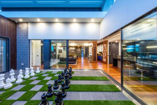 Landschaftsbau Ideen für große Hinterhöfe